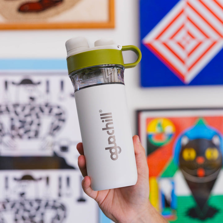 26oz_triple_insulated_Stainless_Steel_Life style image_white